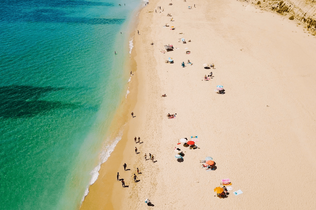 The Pros and Cons of Seasonal Work as a Freelancer