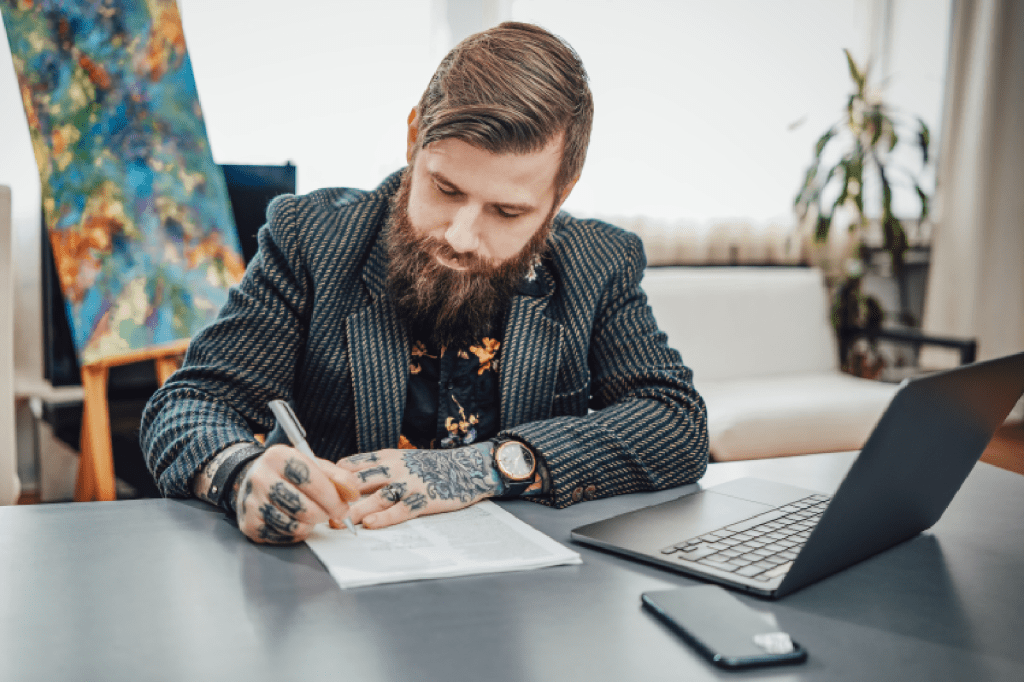 Writing freelancer contracts